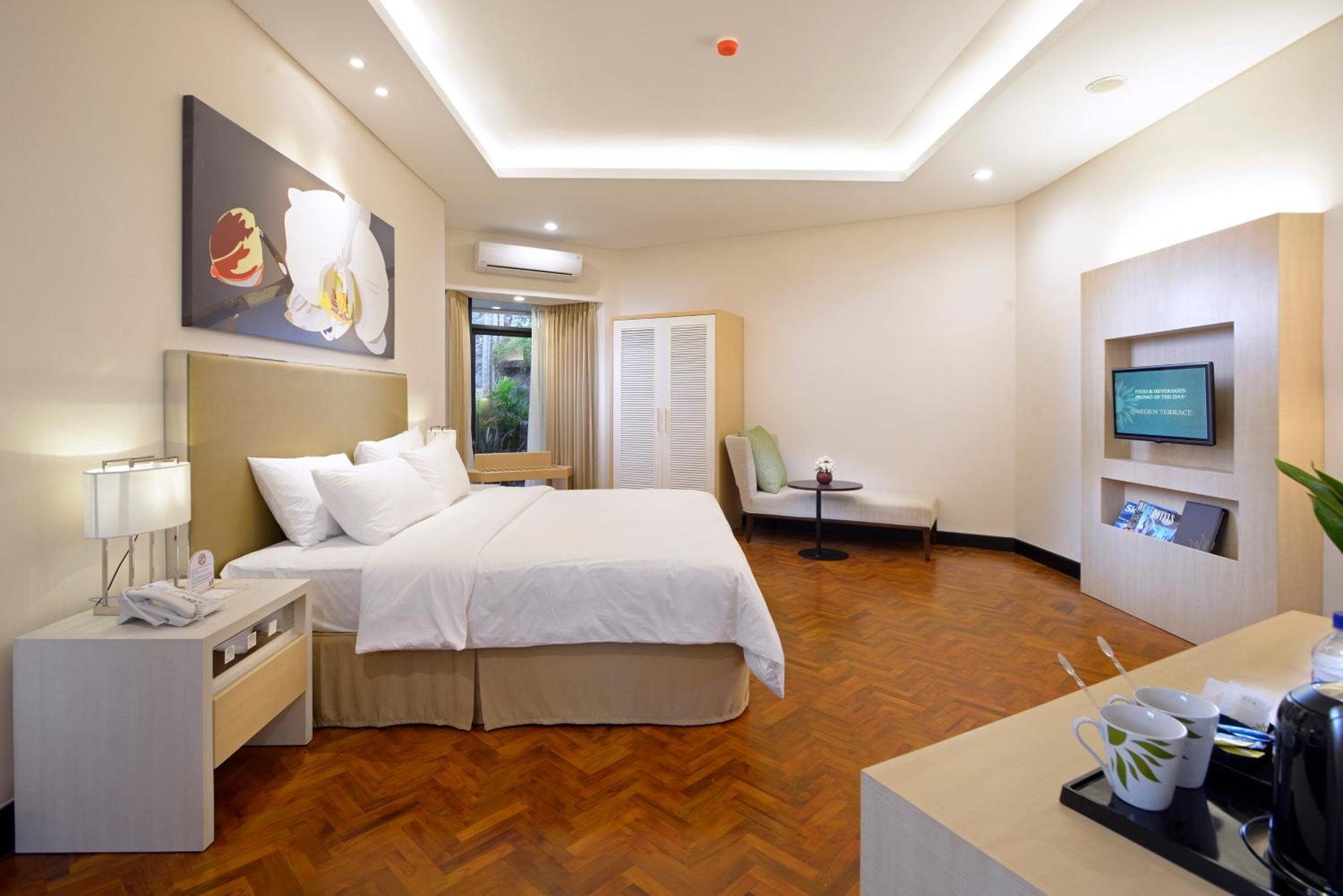 Surya Hotel & Cottages Prigen Buitenkant foto