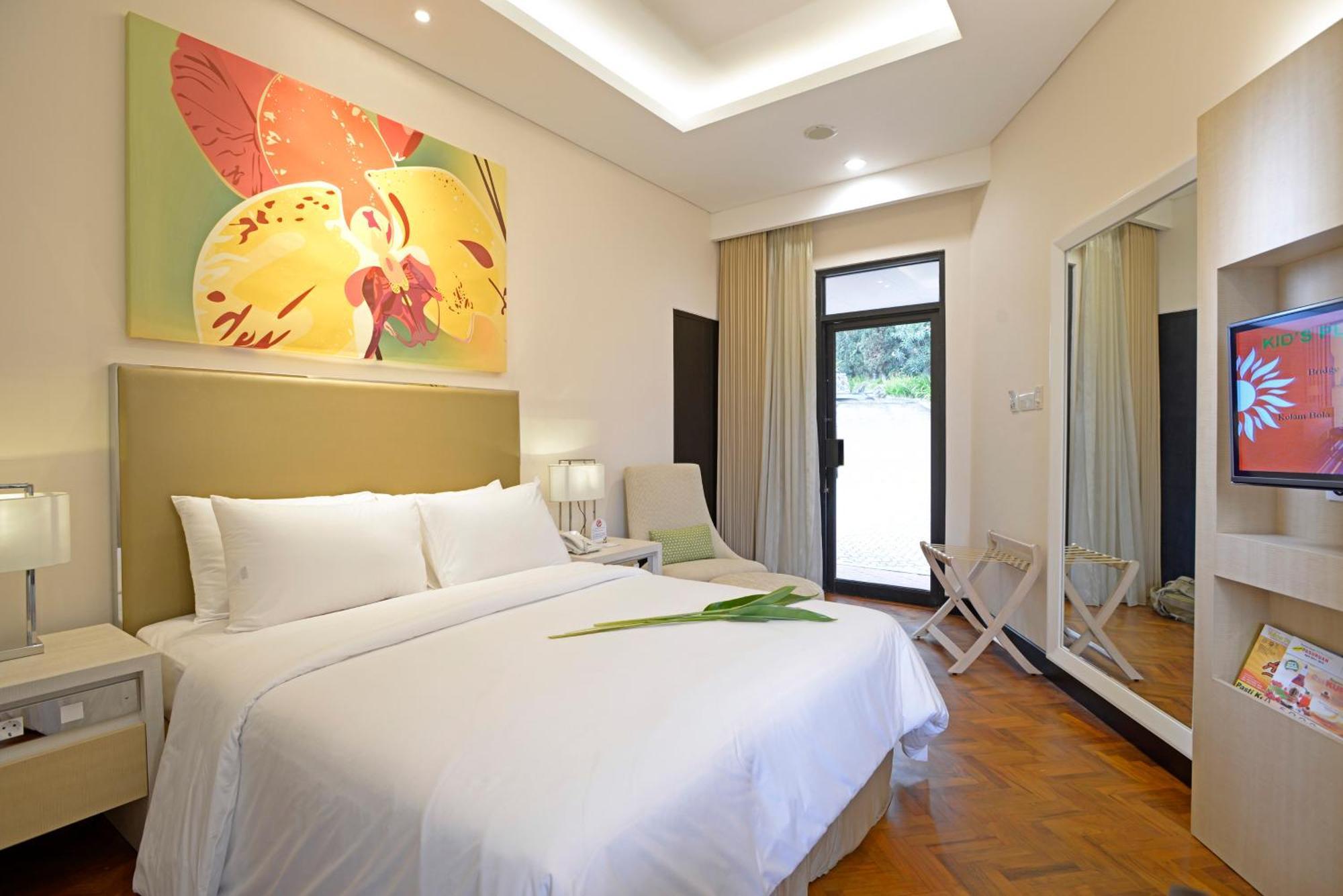 Surya Hotel & Cottages Prigen Buitenkant foto