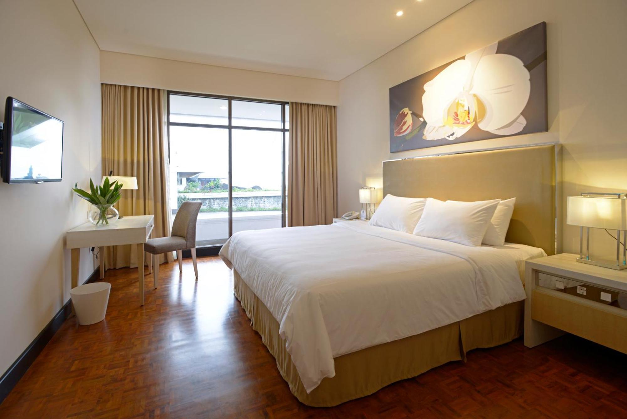 Surya Hotel & Cottages Prigen Buitenkant foto