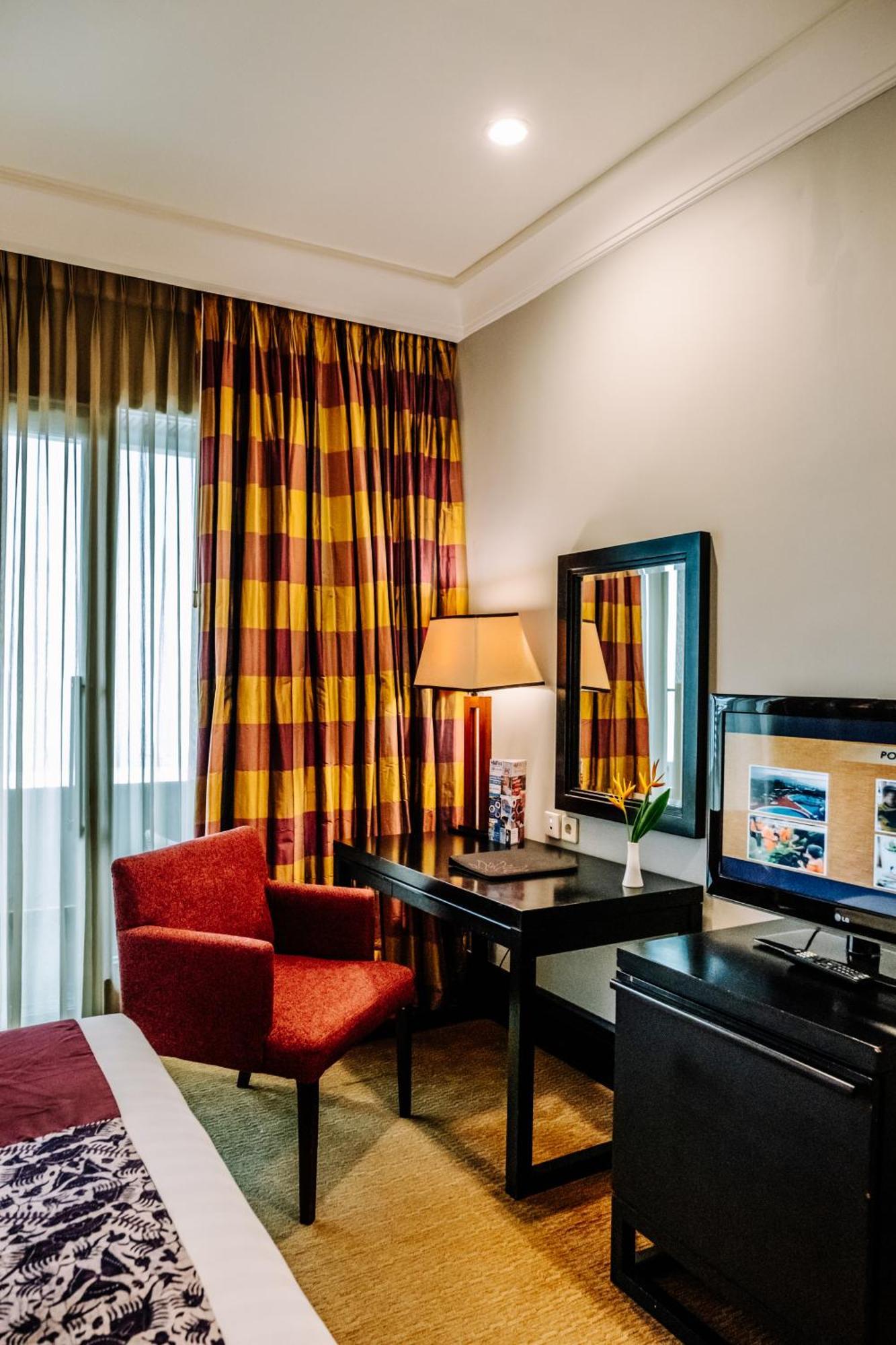 Surya Hotel & Cottages Prigen Buitenkant foto
