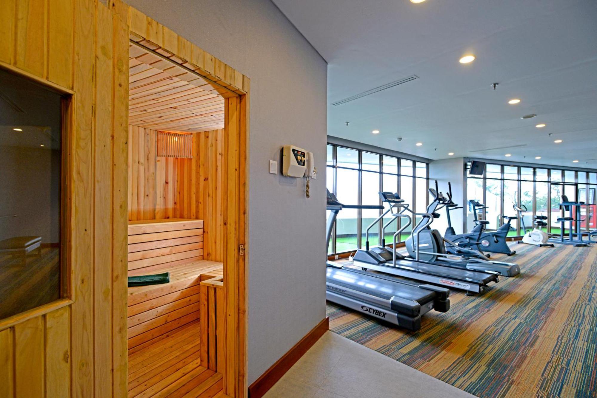 Surya Hotel & Cottages Prigen Buitenkant foto