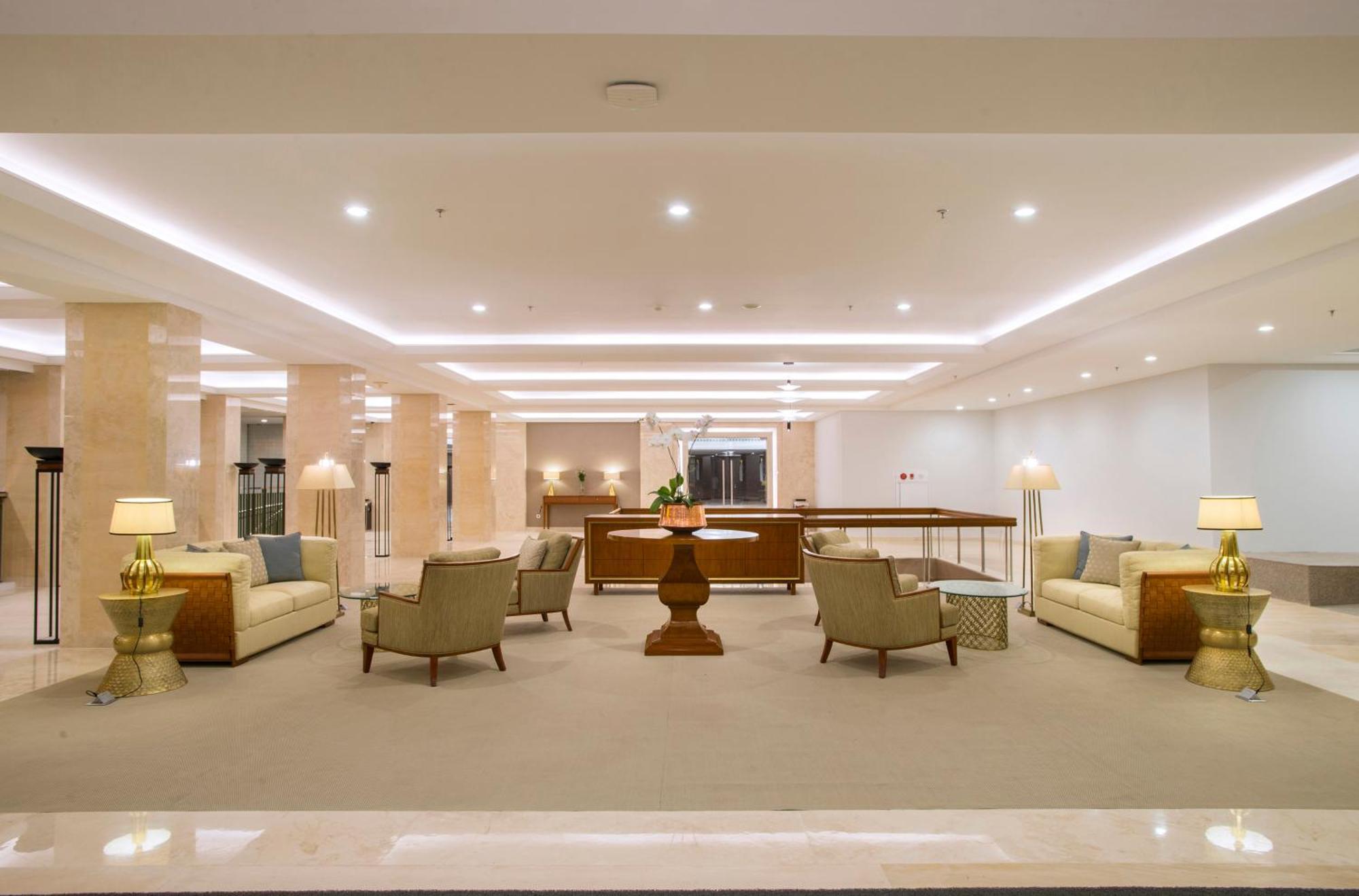 Surya Hotel & Cottages Prigen Buitenkant foto