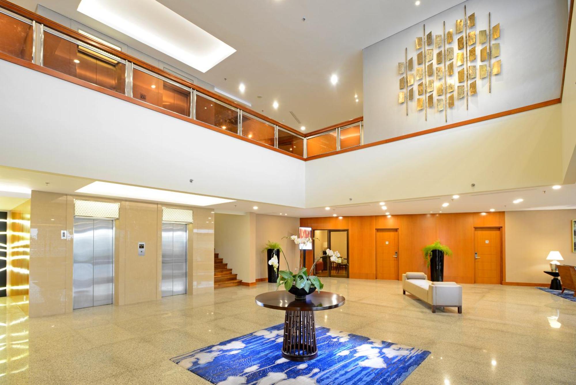 Surya Hotel & Cottages Prigen Buitenkant foto