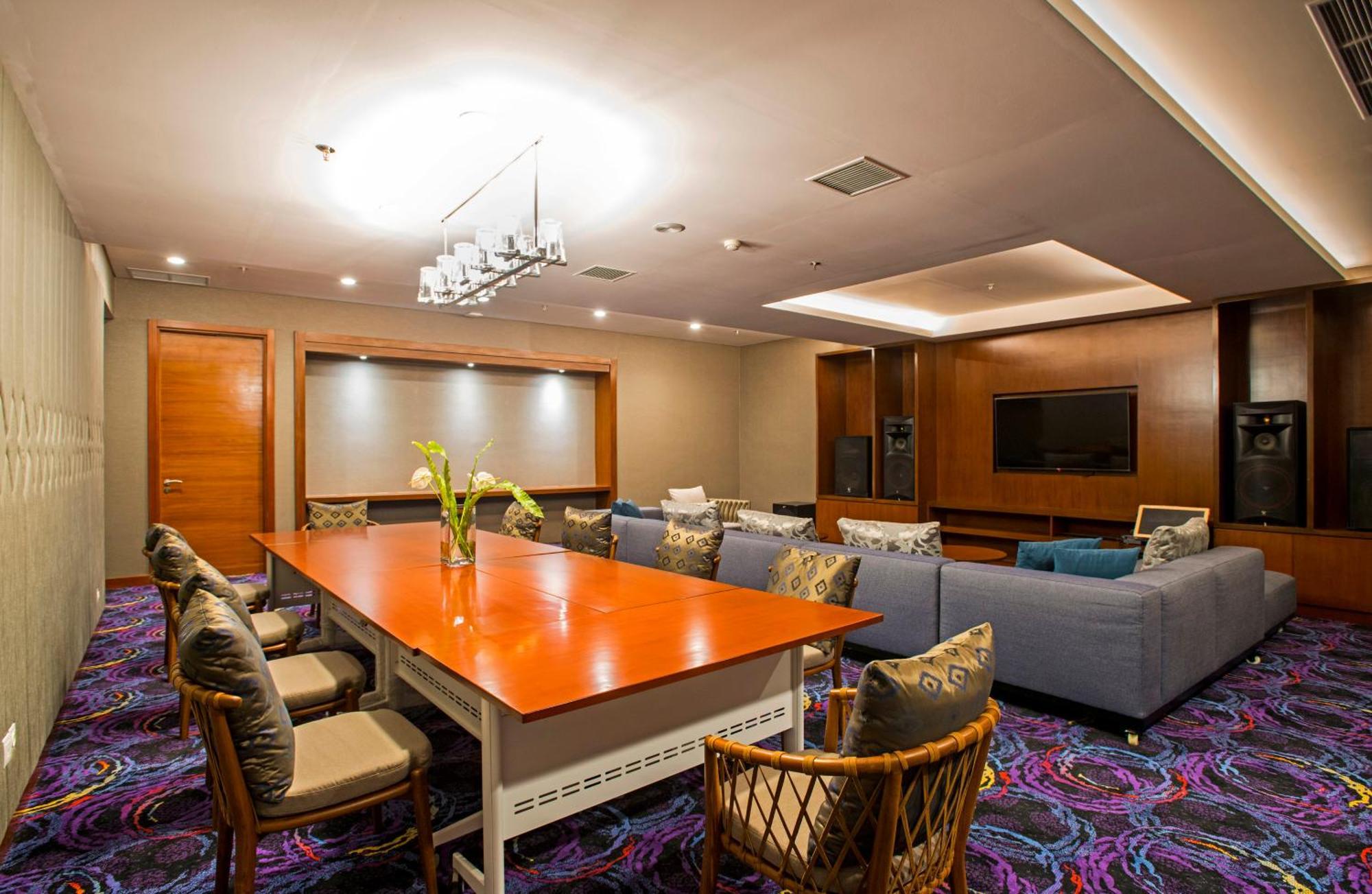 Surya Hotel & Cottages Prigen Buitenkant foto