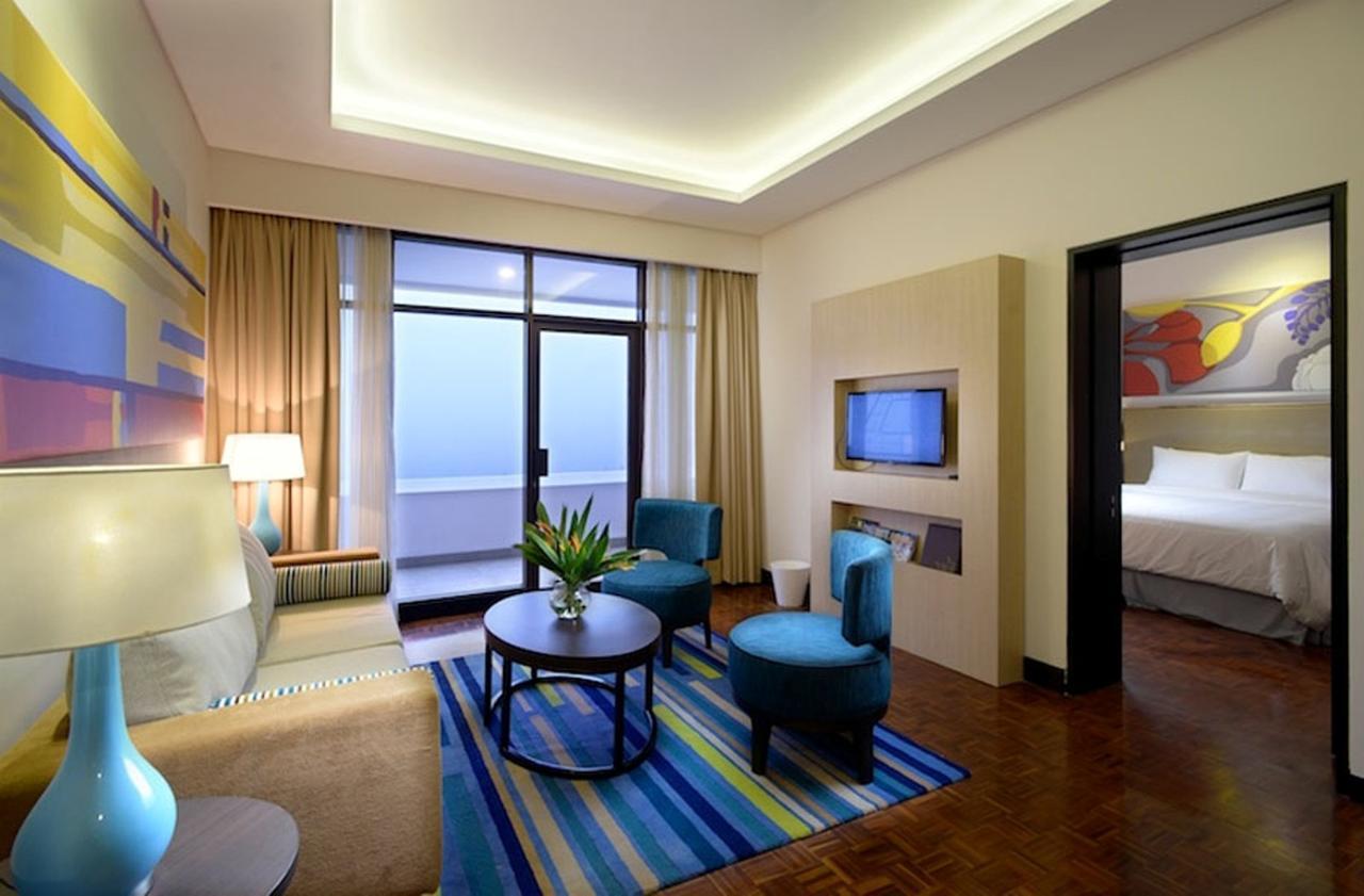 Surya Hotel & Cottages Prigen Buitenkant foto